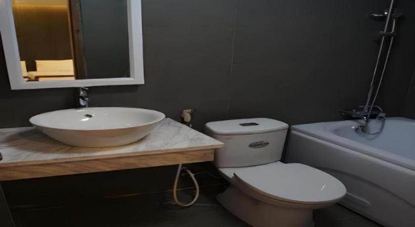 New Moon Hotel — Photos 2