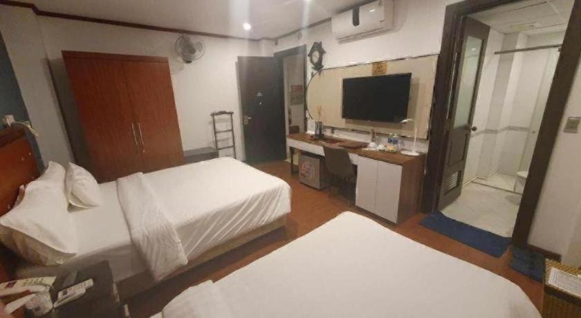 New Moon Hotel, Hanoi